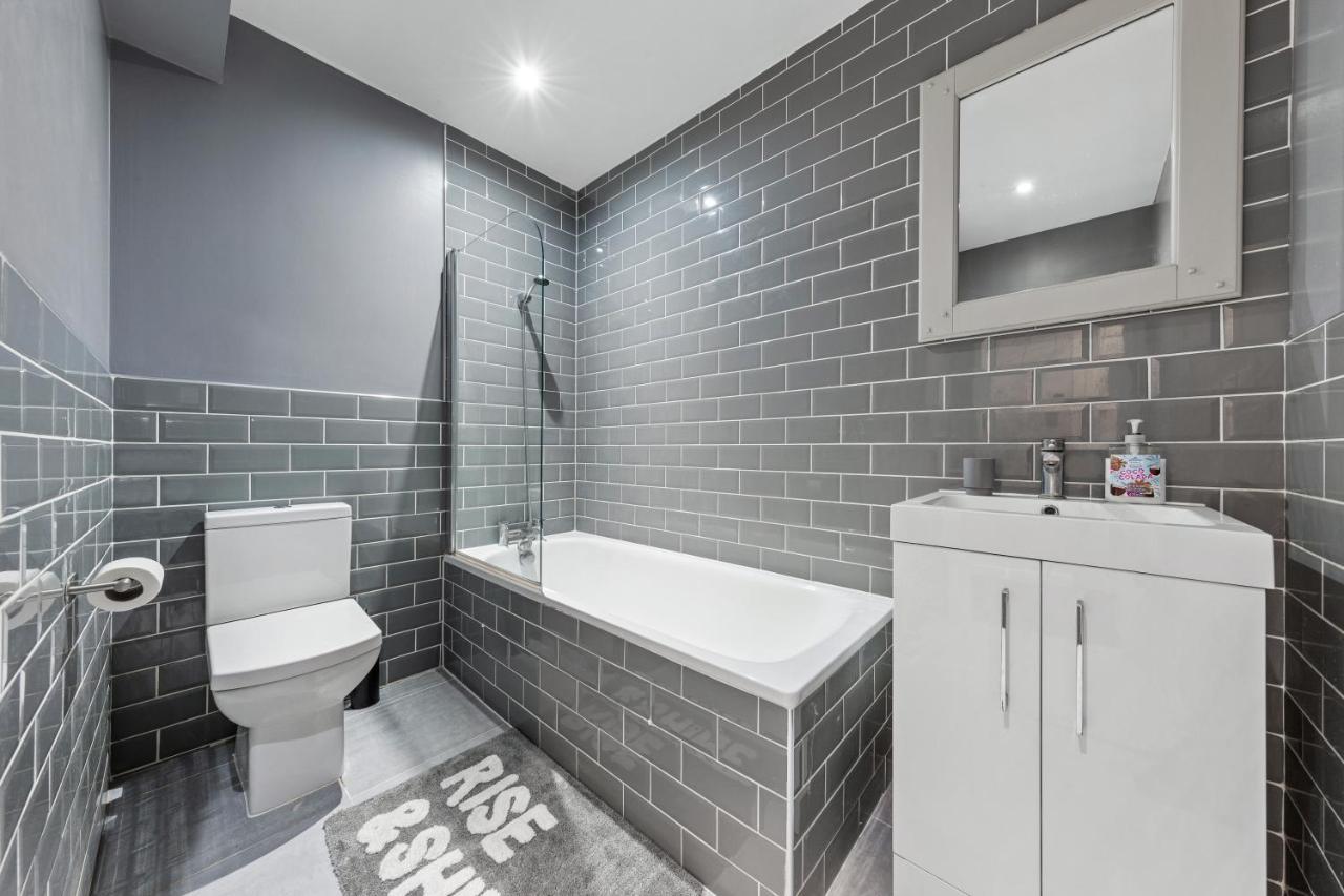 Ferienwohnung Majestic 4 At Reganway Rw4 London Exterior foto